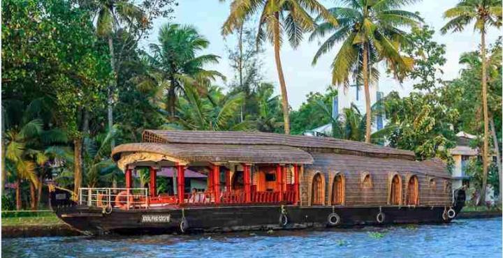 Aqua Jumbo Houseboats Hotell Kumarakom Exteriör bild