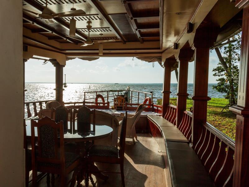 Aqua Jumbo Houseboats Hotell Kumarakom Exteriör bild