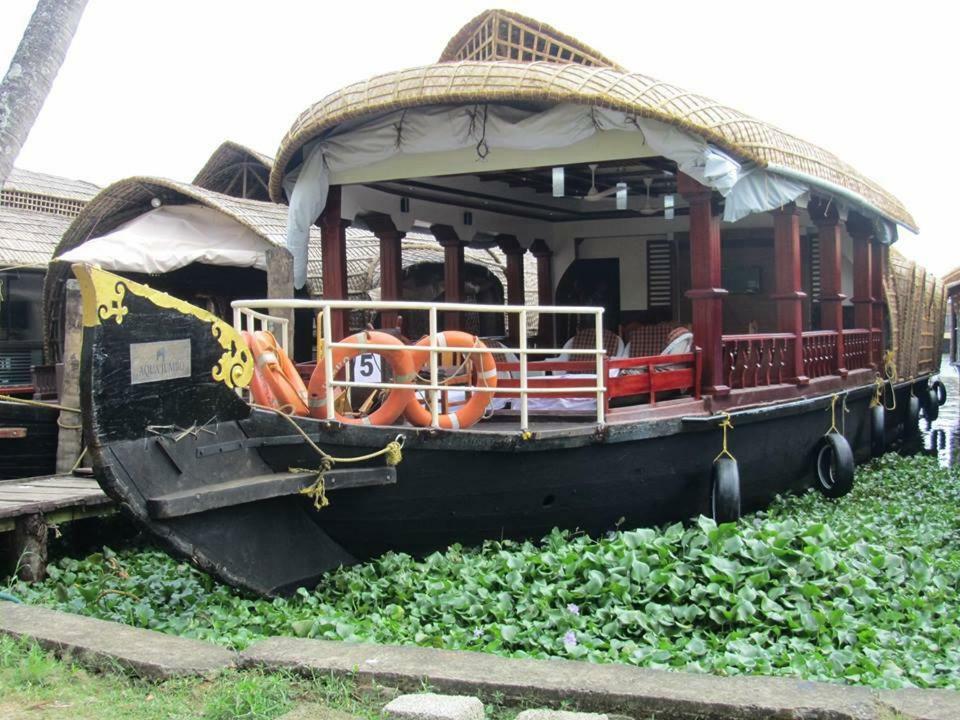 Aqua Jumbo Houseboats Hotell Kumarakom Exteriör bild